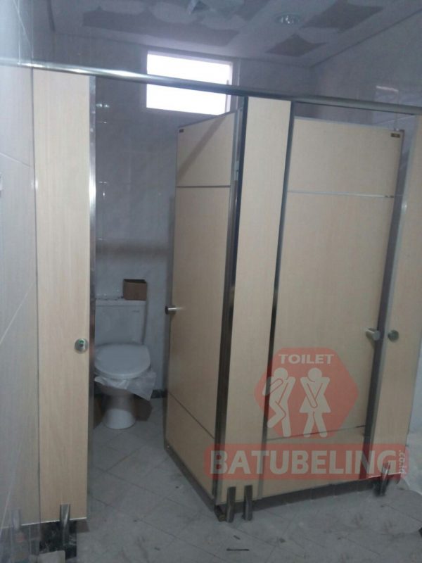 Jasa Aplikator Cubicle Toilet Surabaya