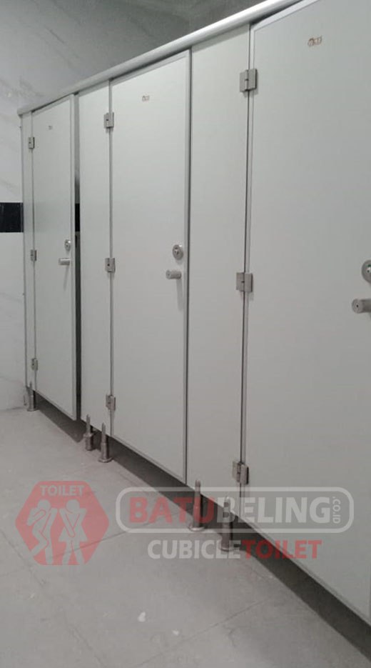 cubicle toilet universitas palangkaraya