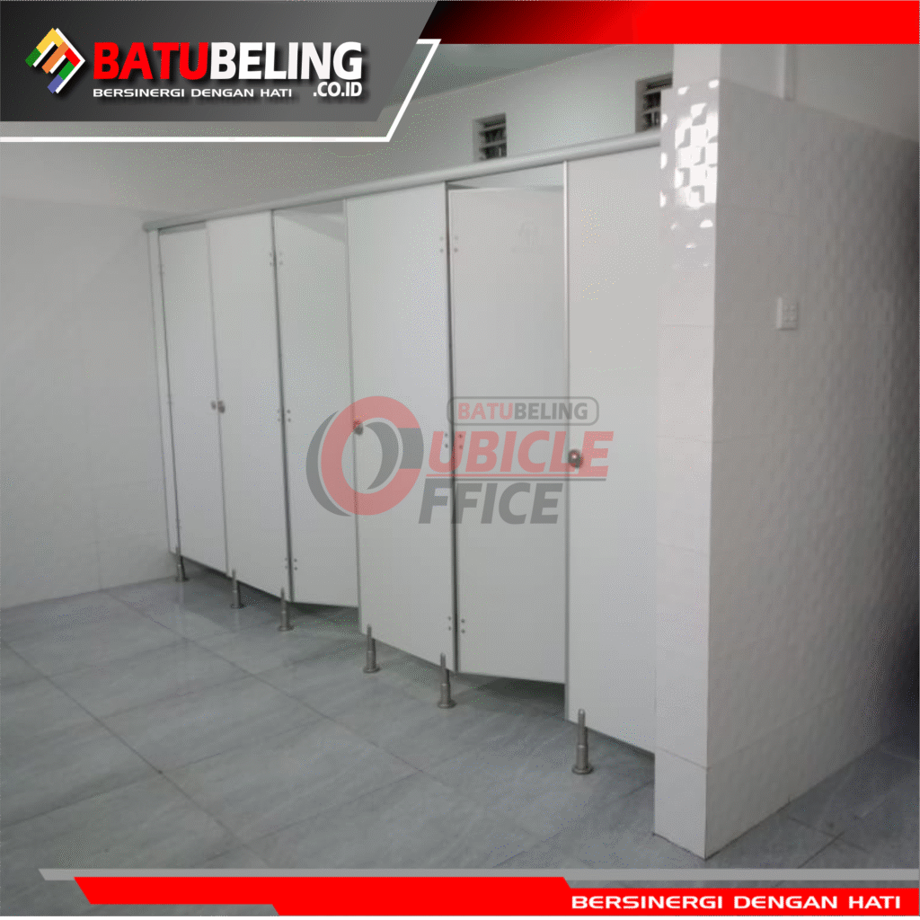 Cubcle toilet putih