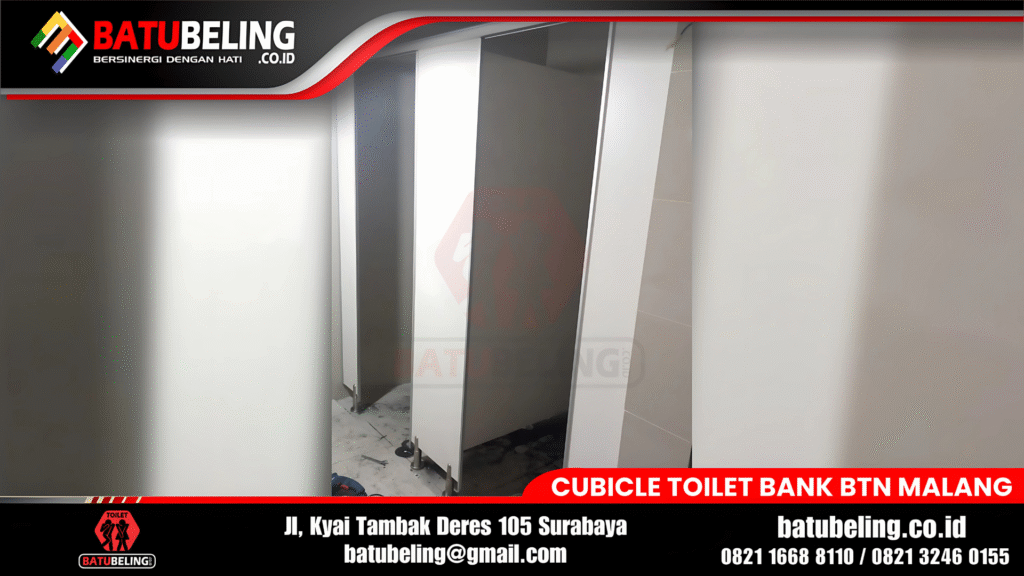 cubicle toilet
